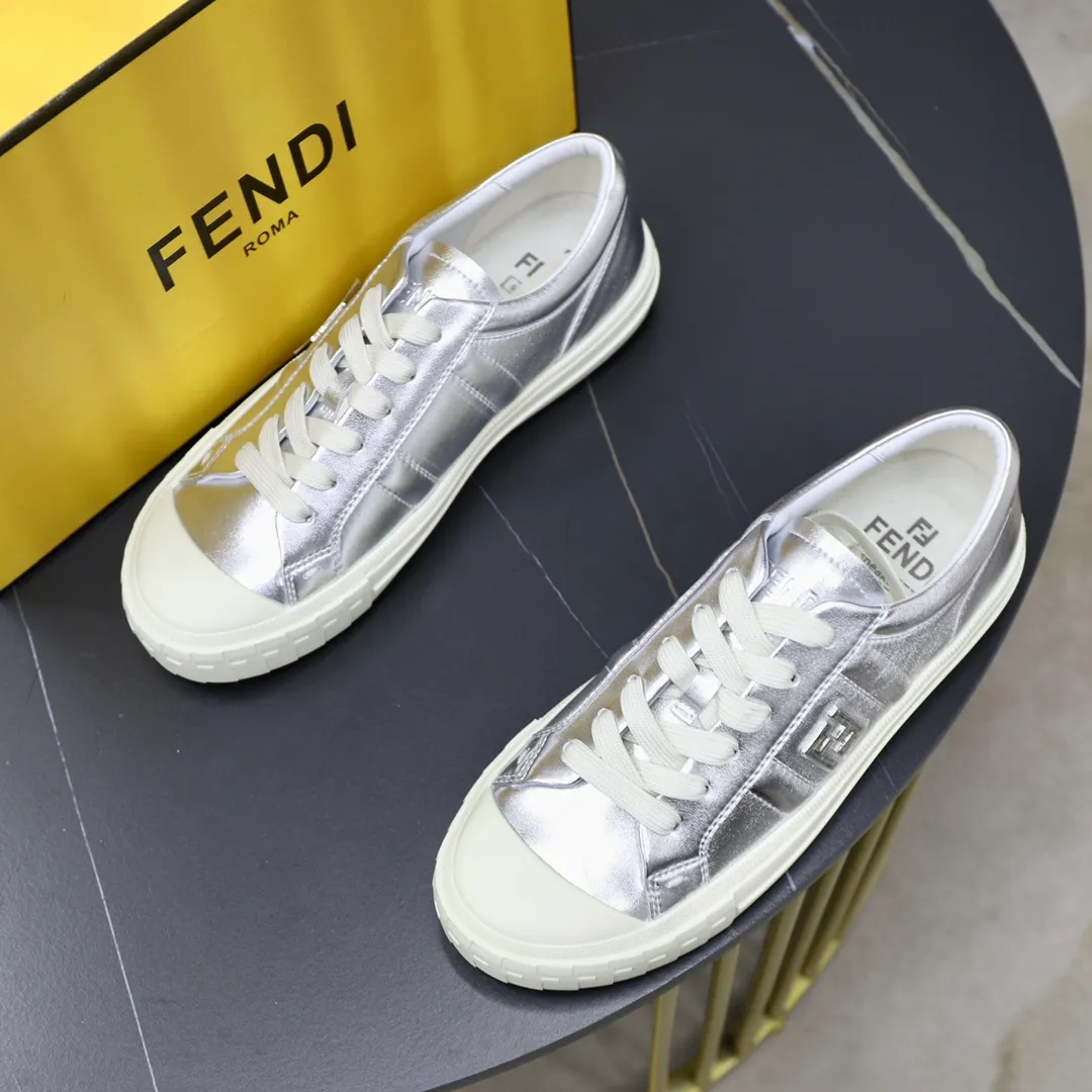 Factory price: 580💰Original order (couple model) Brand: FENDI Fendi🙅‍♂️🙅‍♂️🙅‍♂️ Size: Female 35–40, Male 39-44 (45 can be customized) Grade: Official website genuine Material: Imported original cowhide upper Original comfortable lining TPU wear-resistant lightweight outsole Style category: Loafers New trendy shoes color: actual picture color